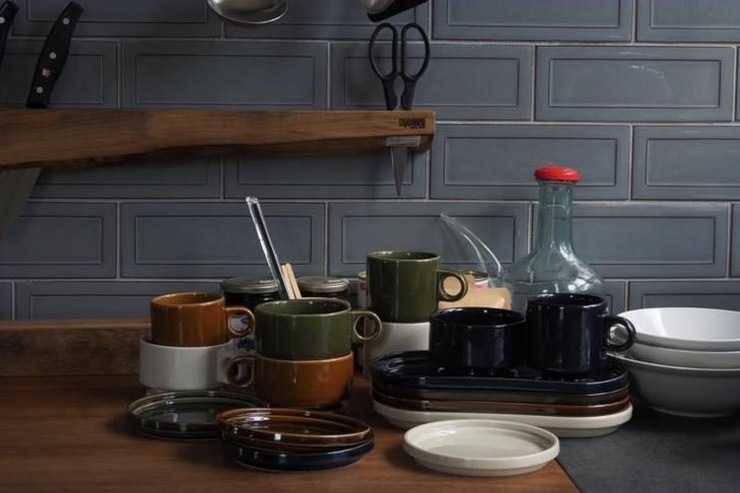 Tasses, bols et assiettes de la collection Smith