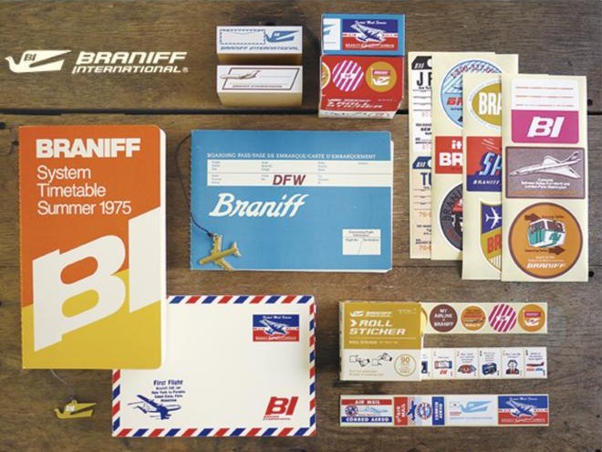 Carnet, stickers et enveloppes TRAVELER'S COMPANY aux couleurs de Braniff
