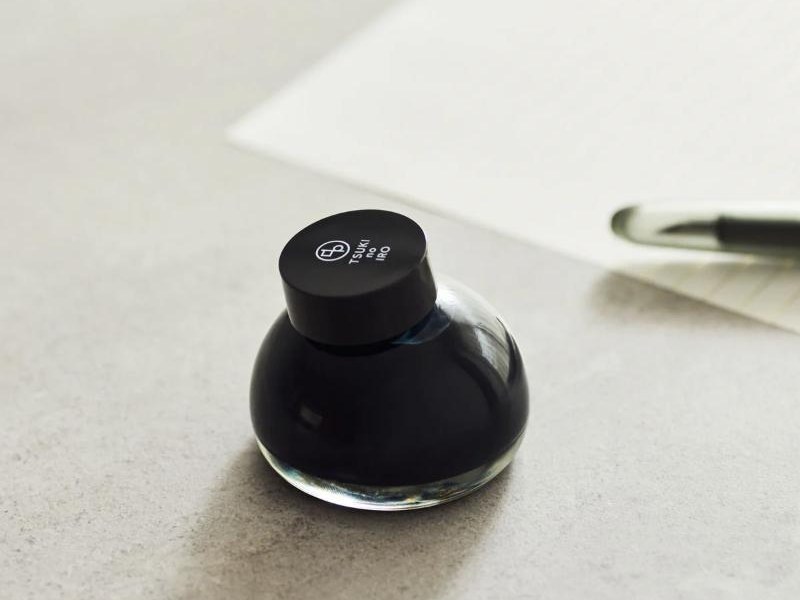 Flacon d'encre pigmentaire Kakimori × TSUKI no IRO pour le Hobonichi Techo